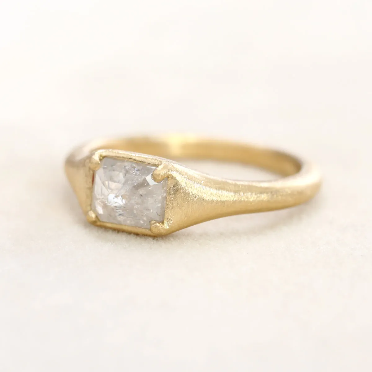 1.06ct grey diamond ring