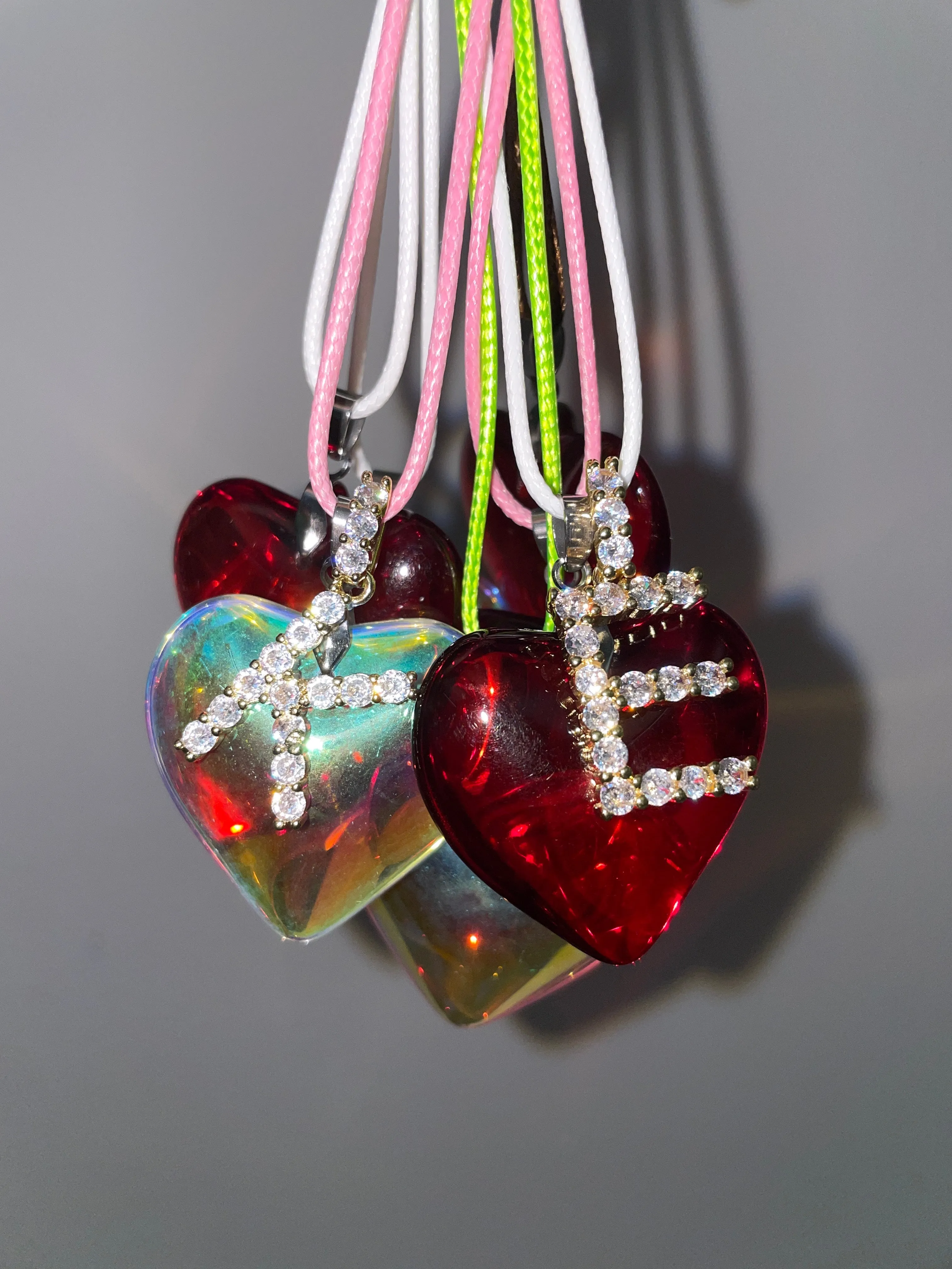 FROSTY Y2K BUBBLE HEART NECKLACE