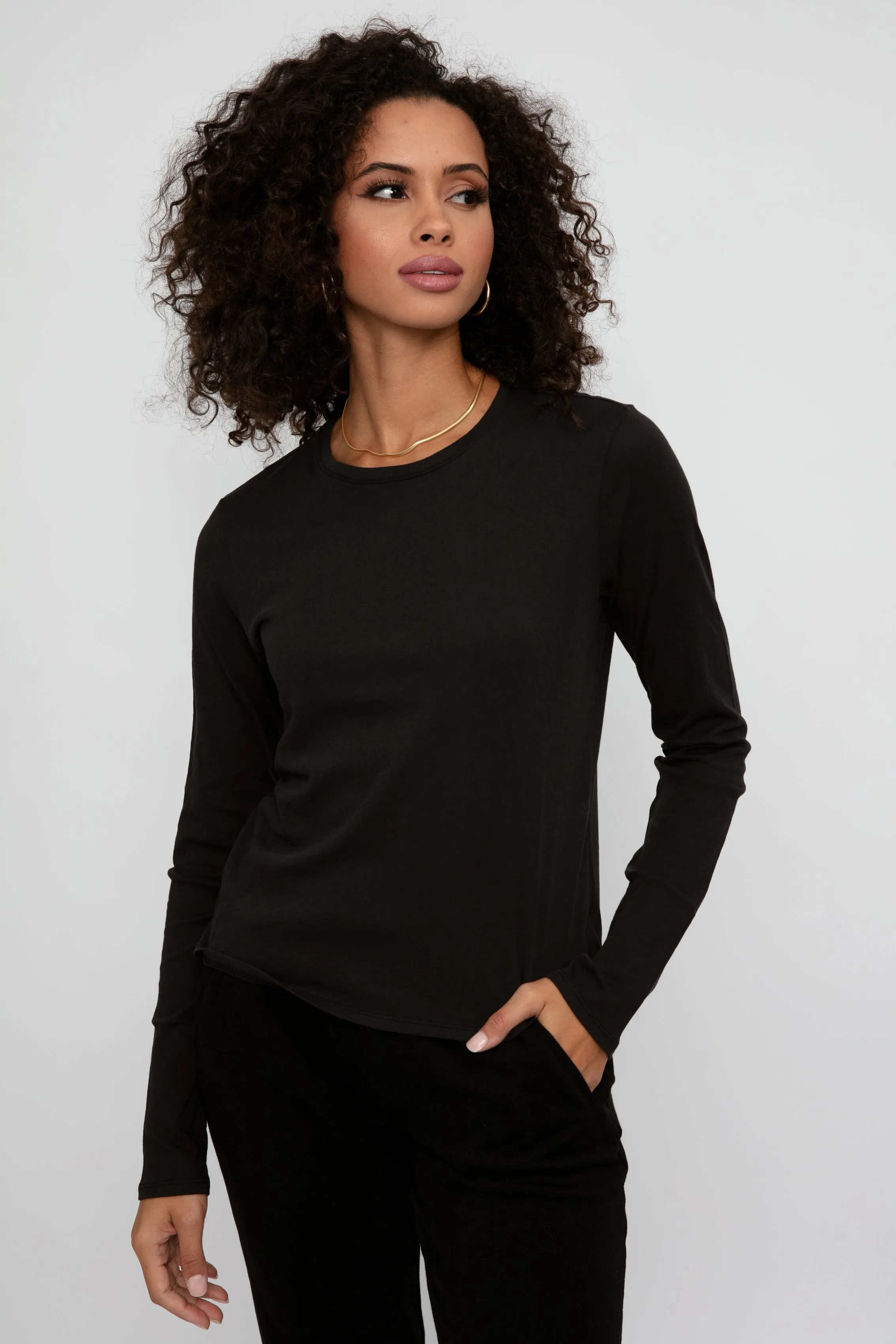 Long Sleeve Crewneck T-Shirt in Black