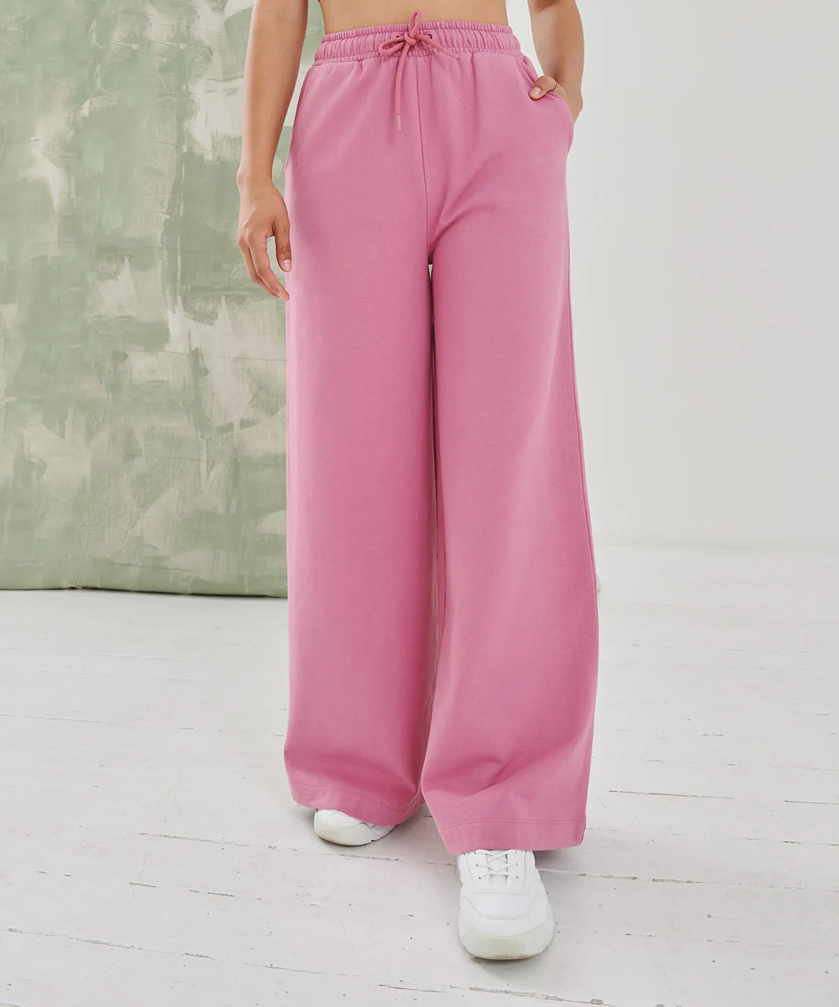 Womens sustainable fashion wide leg joggers | Black